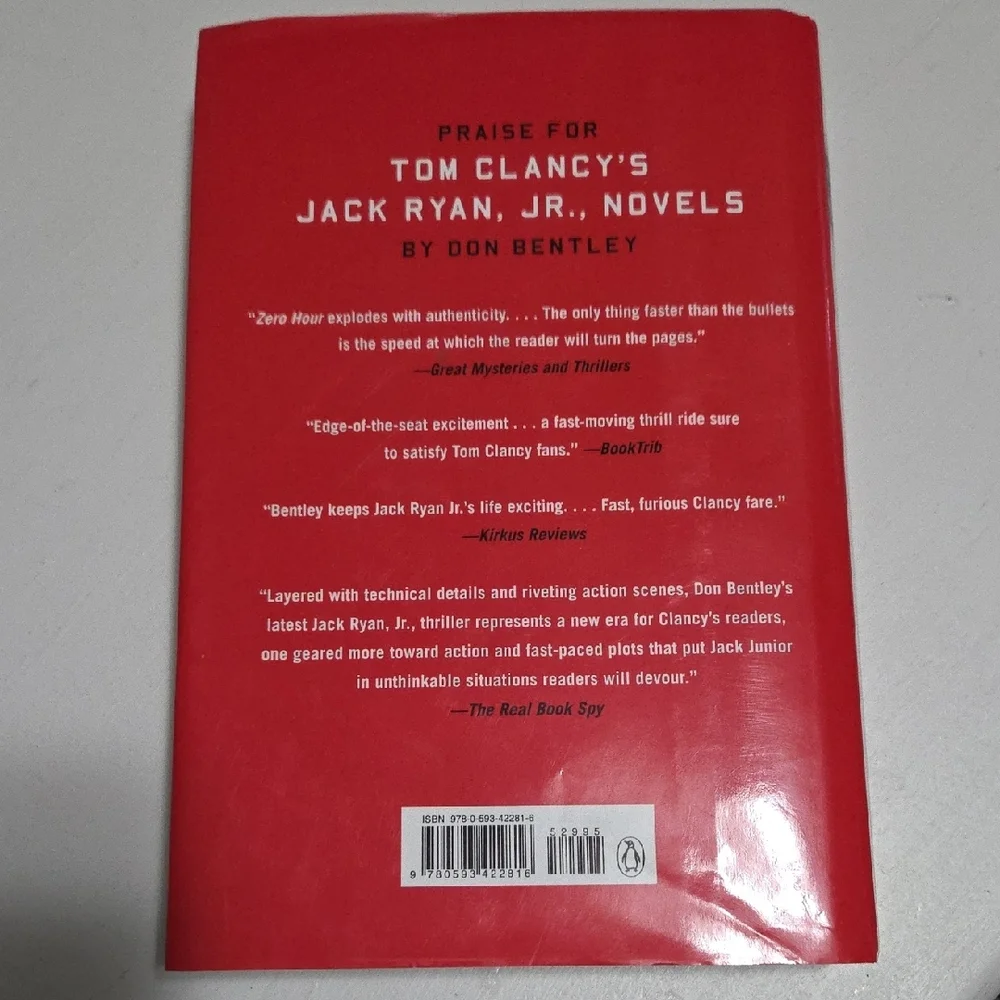 🔵3/$13 Tom Clancy Weapons Grade Book